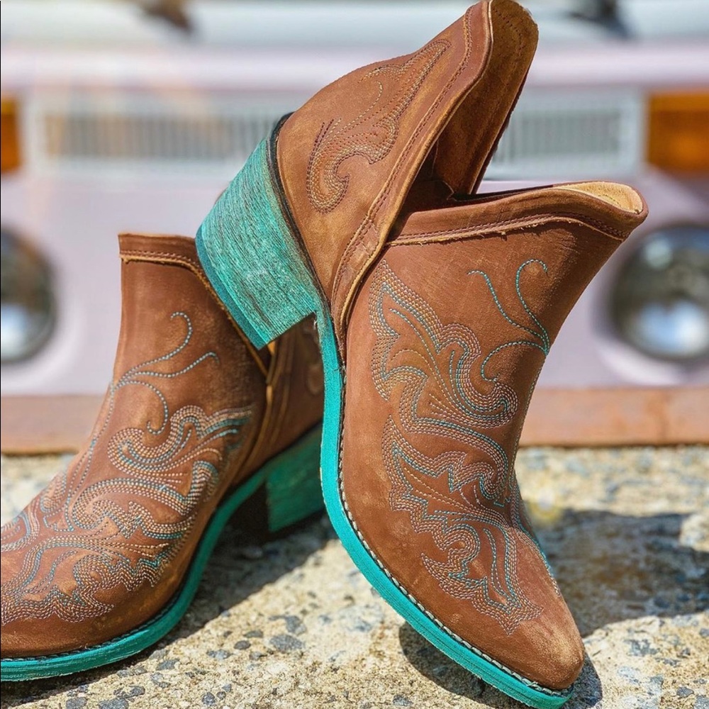 (SOLD) Circle G boots by Corral